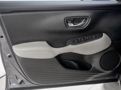 Used 2023 Honda HR-V LX image 16