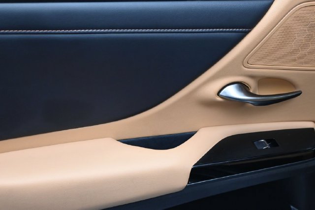 Used 2023 Lexus ES 350 w/ Accessory Package (Z1) FWD image 10
