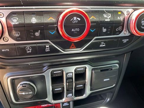Used 2022 Jeep Gladiator Rubicon w/ LED Lighting Group AWD/4WD image 20