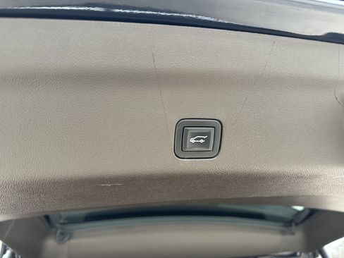 Used 2022 GMC Yukon SLT image 27