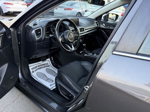 Used 2018 MAZDA MAZDA3 Grand Touring FWD image 8