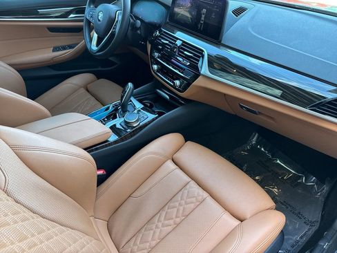 Used 2023 BMW 530i w/ Convenience Package image 14