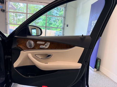 Used 2018 Mercedes-Benz E 300 image 22
