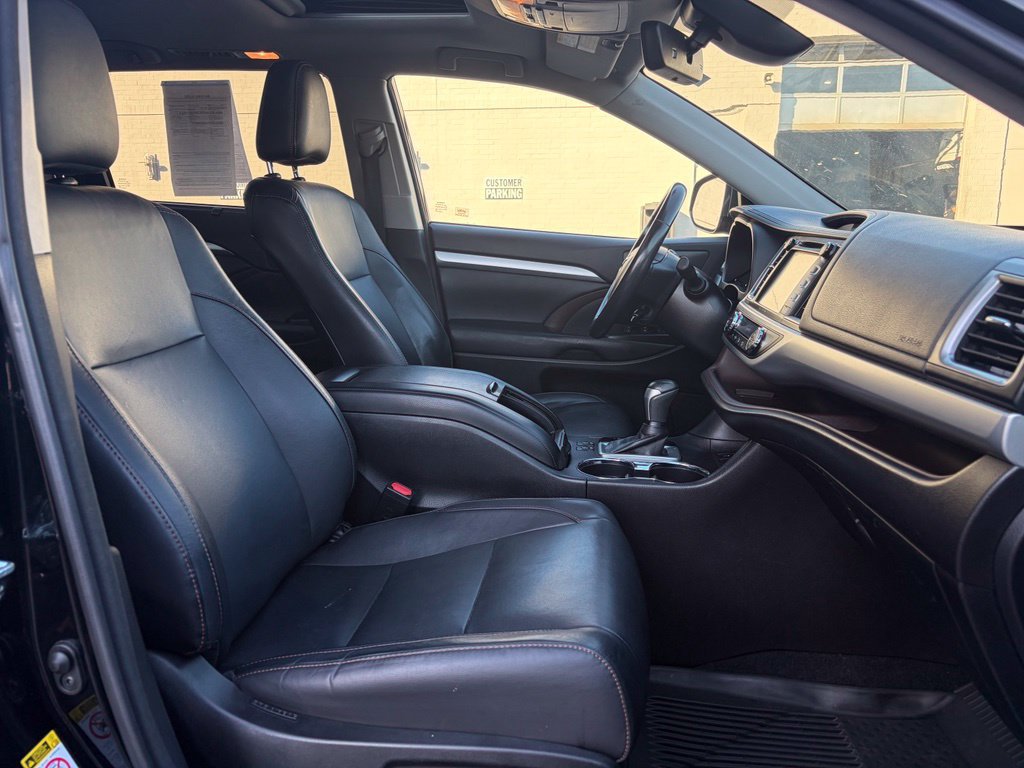 Used 2018 Toyota Highlander XLE w/ Protection Package #3 AWD/4WD image 15