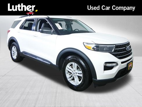 Used 2023 Ford Explorer XLT AWD/4WD image 1