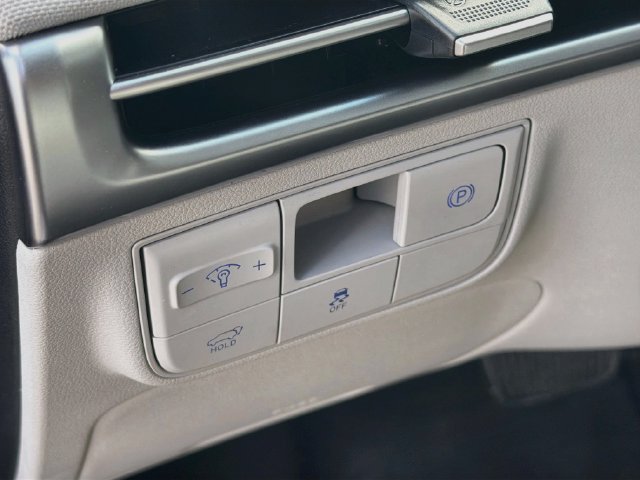 Certified 2026 Hyundai Tucson Limited FWD image 11