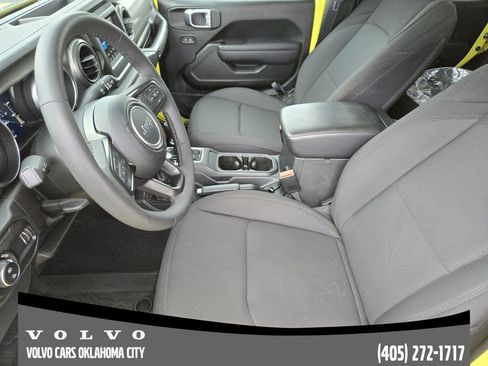 Used 2023 Jeep Gladiator Sport AWD/4WD image 10