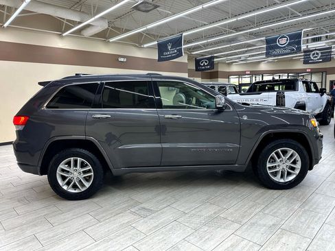 Used 2018 Jeep Grand Cherokee Overland image 6