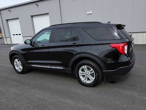 Used 2023 Ford Explorer XLT image 6