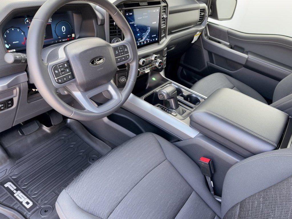 Used 2025 Ford F150 XLT w/ Equipment Group 302A MID RWD image 4