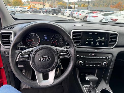Used 2021 Kia Sportage LX image 10