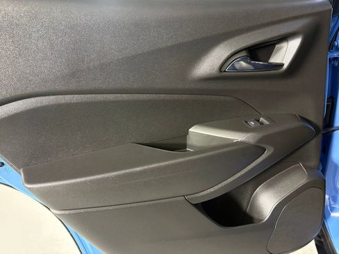 Used 2024 Chevrolet Trax RS image 35