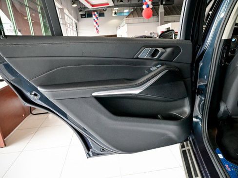 Used 2022 BMW X7 xDrive40i w/ Premium Package image 22