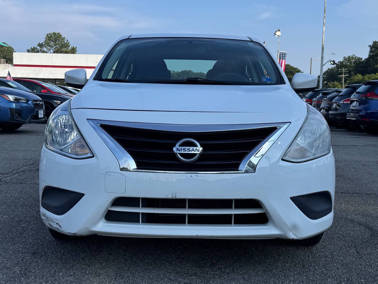 Used 2015 Nissan Versa SV FWD image 2