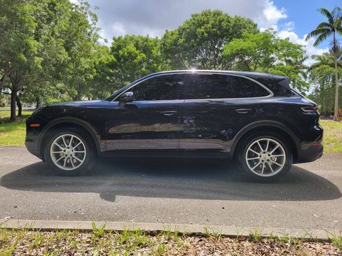 Used 2024 Porsche Cayenne AWD/4WD image 4