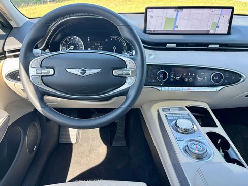 Used 2023 Genesis GV70 2.5T w/ Advanced Package AWD/4WD image 13