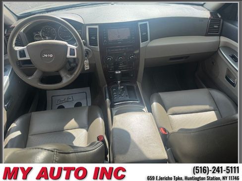 Used 2009 Jeep Grand Cherokee Laredo AWD/4WD image 10