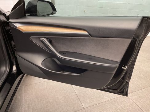 Used 2021 Tesla Model 3 Performance image 32