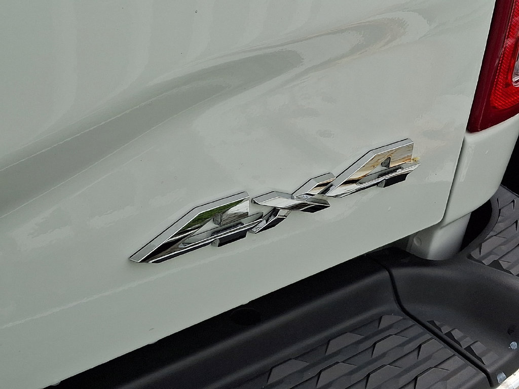 Used 2024 RAM 2500 Tradesman w/ Chrome Appearance Group AWD/4WD image 10
