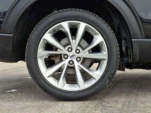 Certified 2023 Ford Explorer Platinum w/ Technology Package image 8