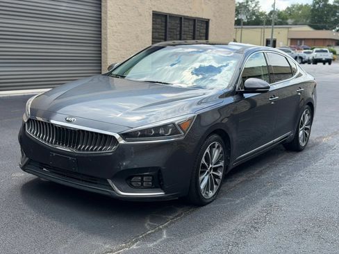 Used 2017 Kia Cadenza Technology FWD image 2
