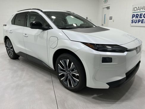 New 2026 Subaru Solterra Limited image 2