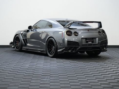 Used 2014 Nissan GT-R Premium AWD/4WD image 8