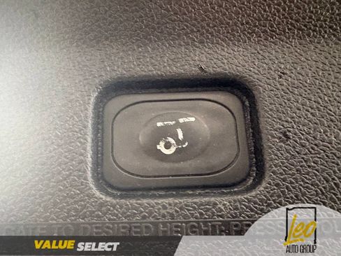 Used 2016 Ford Explorer XLT w/ Equipment Group 202A AWD/4WD image 12