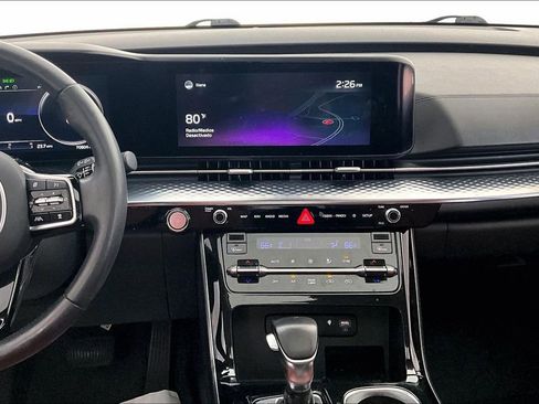 Used 2022 Kia Carnival SX Prestige image 8