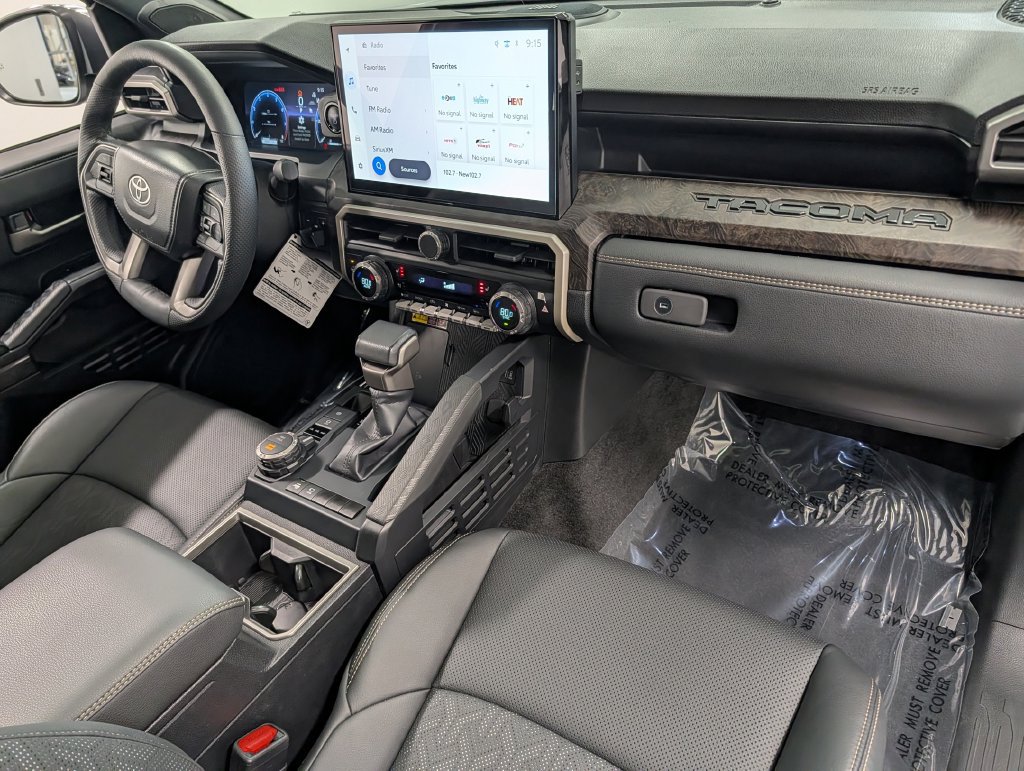 Used 2024 Toyota Tacoma Limited AWD/4WD image 31