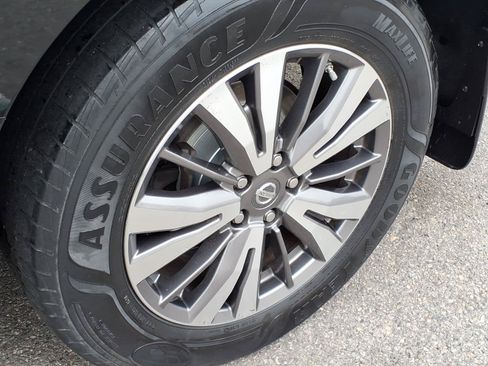 Used 2017 Nissan Pathfinder SV FWD image 11