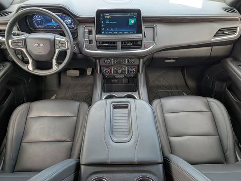 Used 2024 Chevrolet Tahoe Z71 w/ Luxury Package AWD/4WD image 5