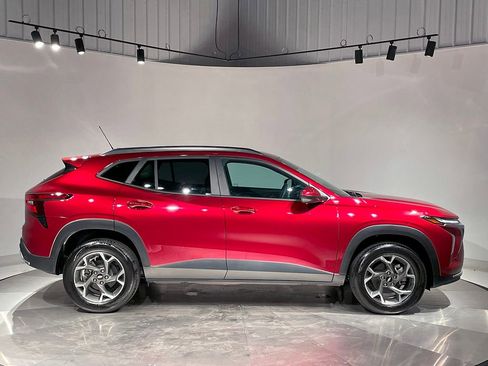 Certified 2024 Chevrolet Trax LT image 10