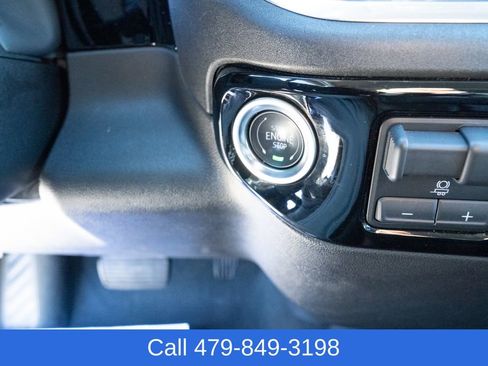 Used 2025 GMC Sierra 1500 SLT image 21