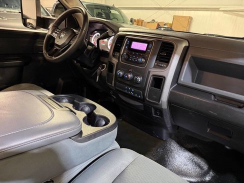 Used 2018 RAM 5500 Tradesman image 25