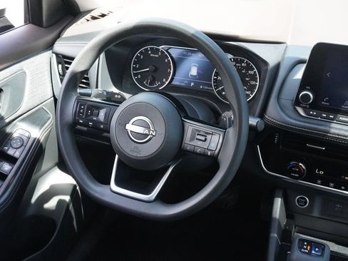 Used 2022 Nissan Rogue SV AWD/4WD image 30