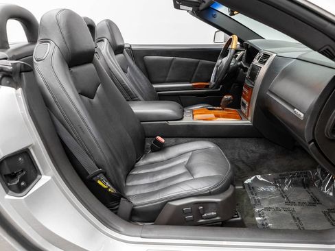 Used 2007 Cadillac XLR RWD image 15