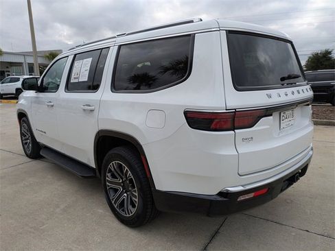 Used 2024 Jeep Wagoneer Series II w/ Flexible Seating Group image 6