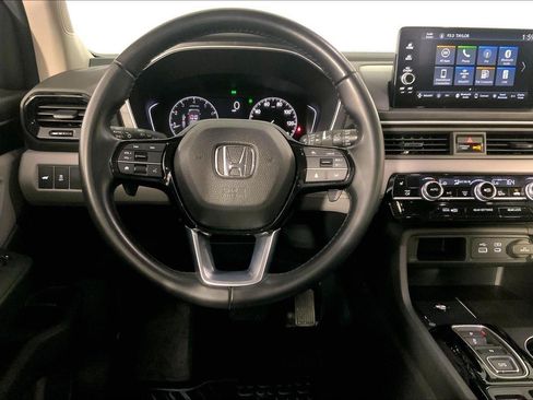 Used 2025 Honda Pilot EX-L image 5