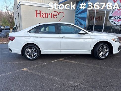 Certified 2023 Volkswagen Jetta SE image 17