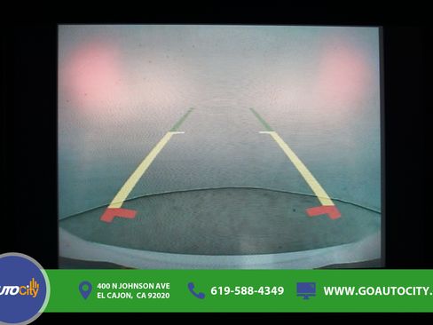 Used 2020 Chrysler Pacifica Touring-L FWD image 9