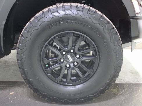 Used 2025 Ford F150 Raptor image 30