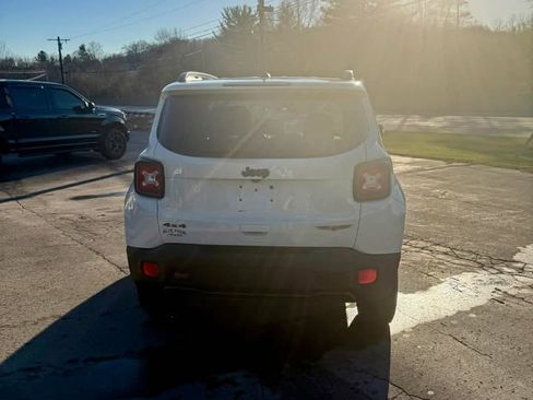 Used 2018 Jeep Renegade Trailhawk w/ Cold Weather Group II image 3