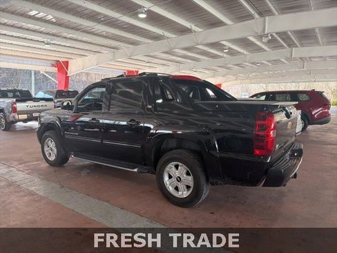Used 2012 Chevrolet Avalanche LT w/ Suspension Package, Off-Road image 6