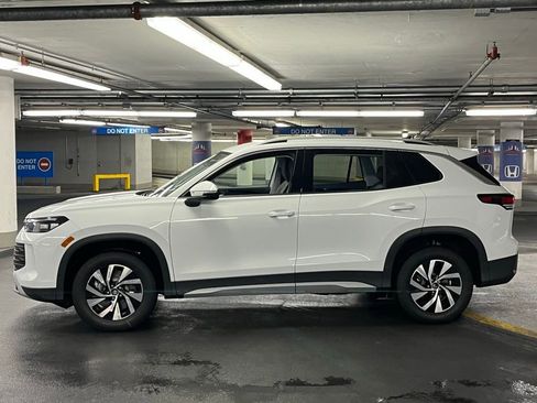 New 2025 Volkswagen Tiguan S image 32
