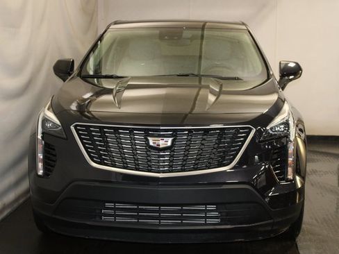 Certified 2022 Cadillac XT4 Luxury w/ Cold Weather Package image 3