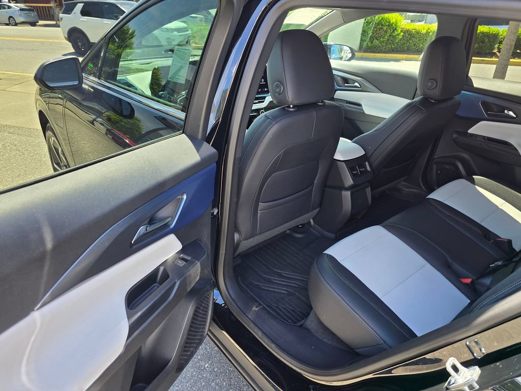 Used 2025 Chevrolet Equinox EV LT FWD image 16