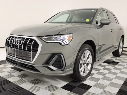 Certified 2025 Audi Q3 2.0T Premium w/ Convenience Package AWD/4WD image 1