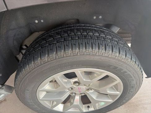 Used 2016 GMC Yukon SLT RWD image 3