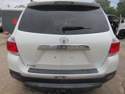 Used 2013 Toyota Highlander Limited image 14